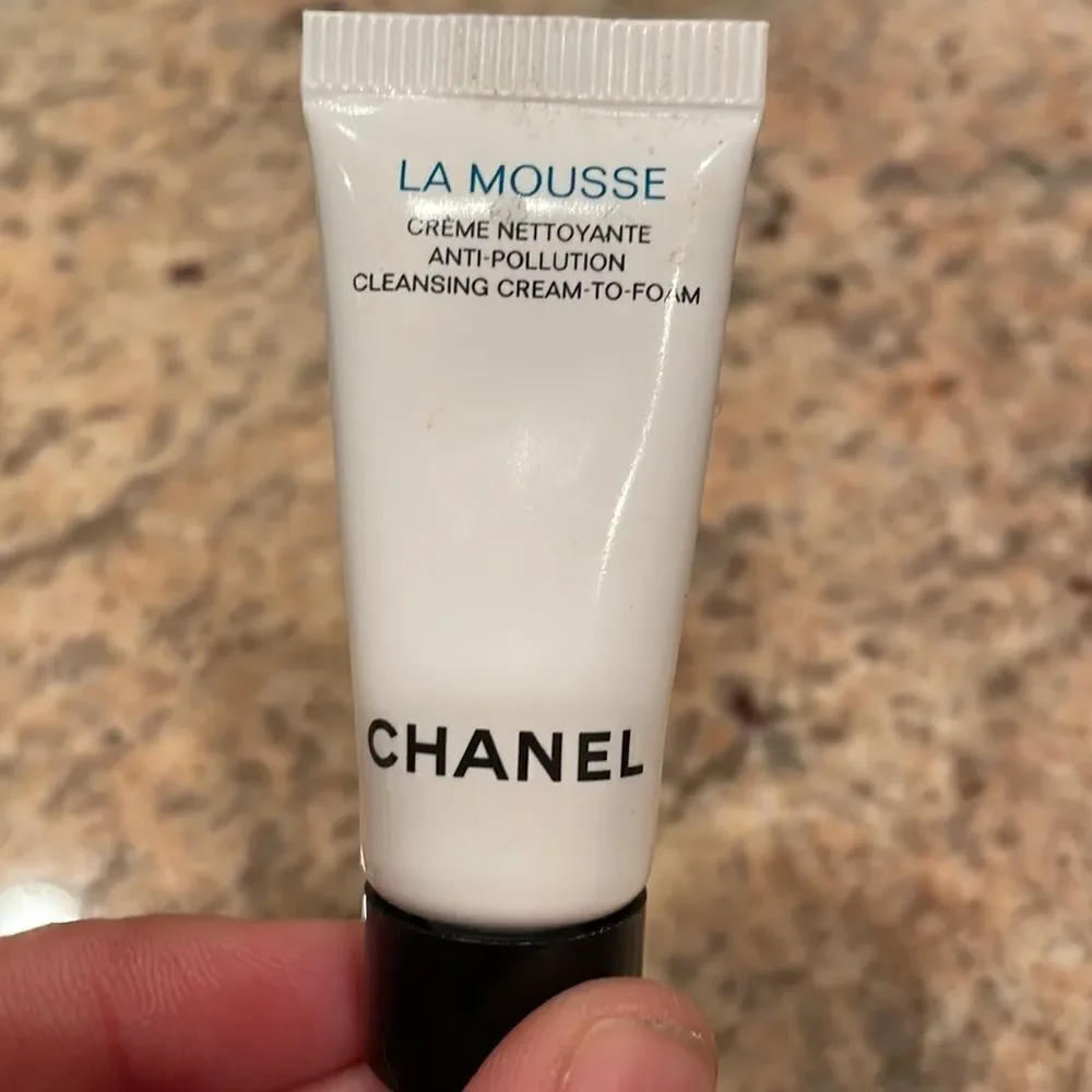 NWT Chanel La Mousse cleansing cream to foam travel size bottle